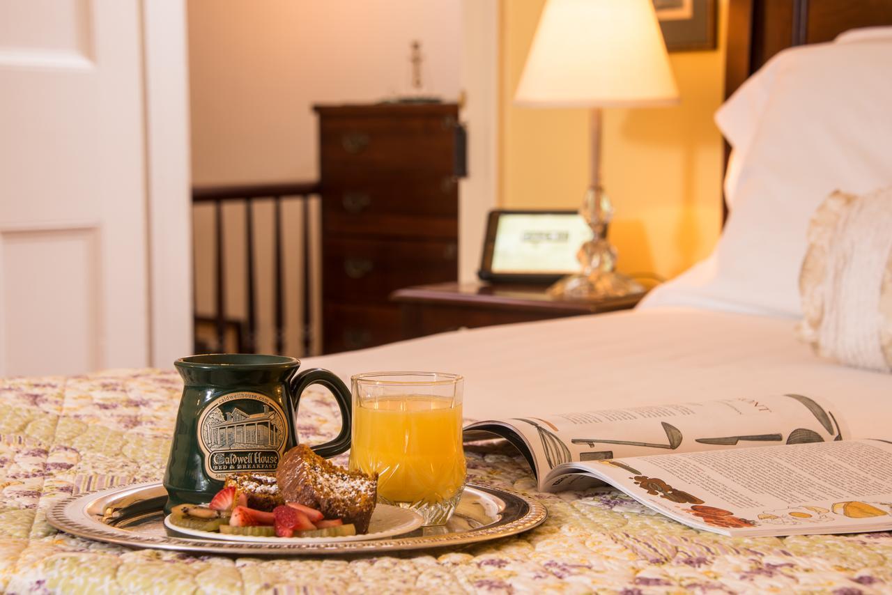 Caldwell House Bed And Breakfast Salisbury Mills Exteriör bild