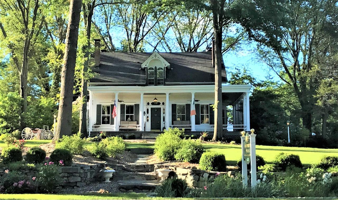 Caldwell House Bed And Breakfast Salisbury Mills Exteriör bild