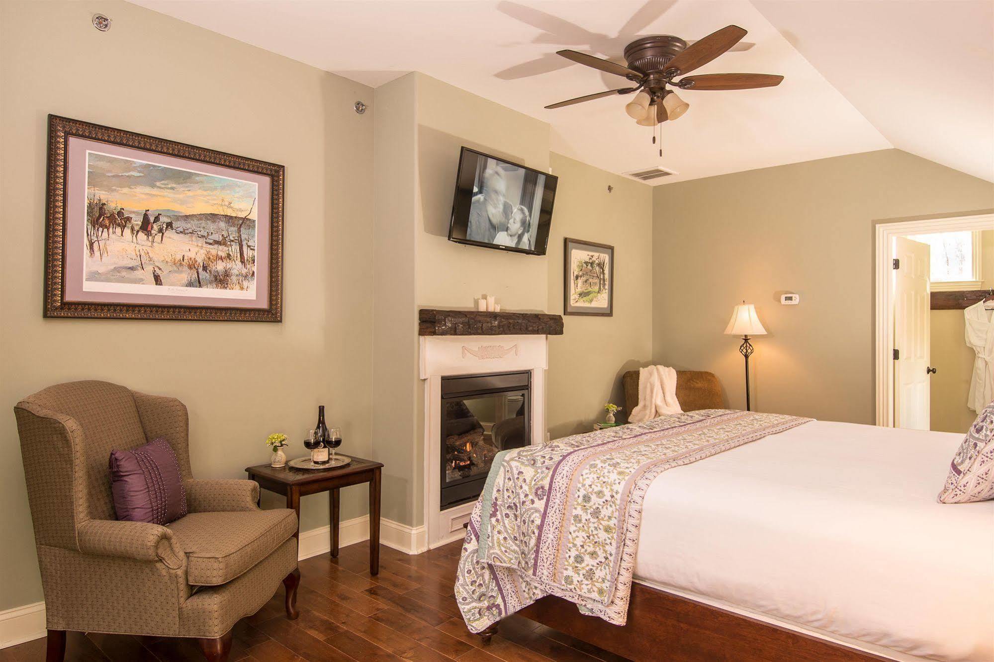 Caldwell House Bed And Breakfast Salisbury Mills Exteriör bild